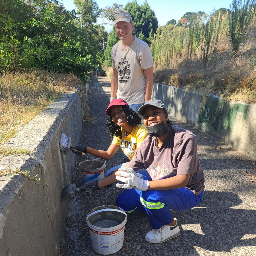 graffiti-cleaning graffiti-cleaning